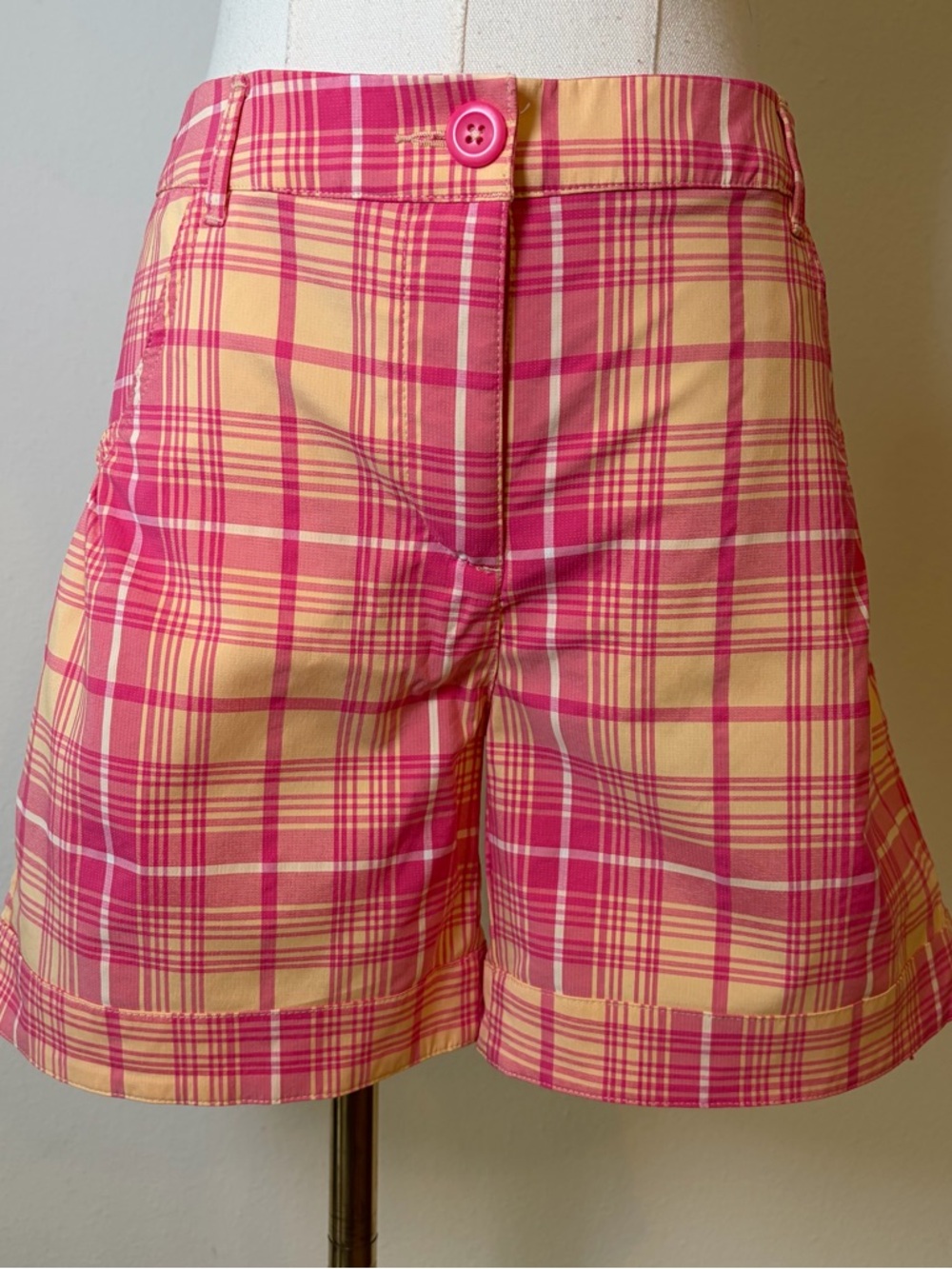 Nike Golf Girls Plaid Shorts Pink Yellow Size XL (Fits Women’s S) NWT